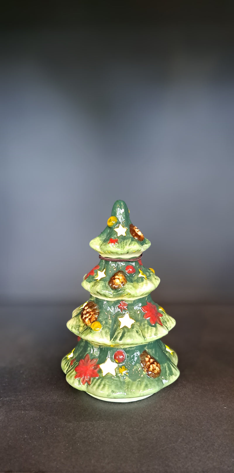Verlichte porseleinen Kerstboompjes in 4 maten