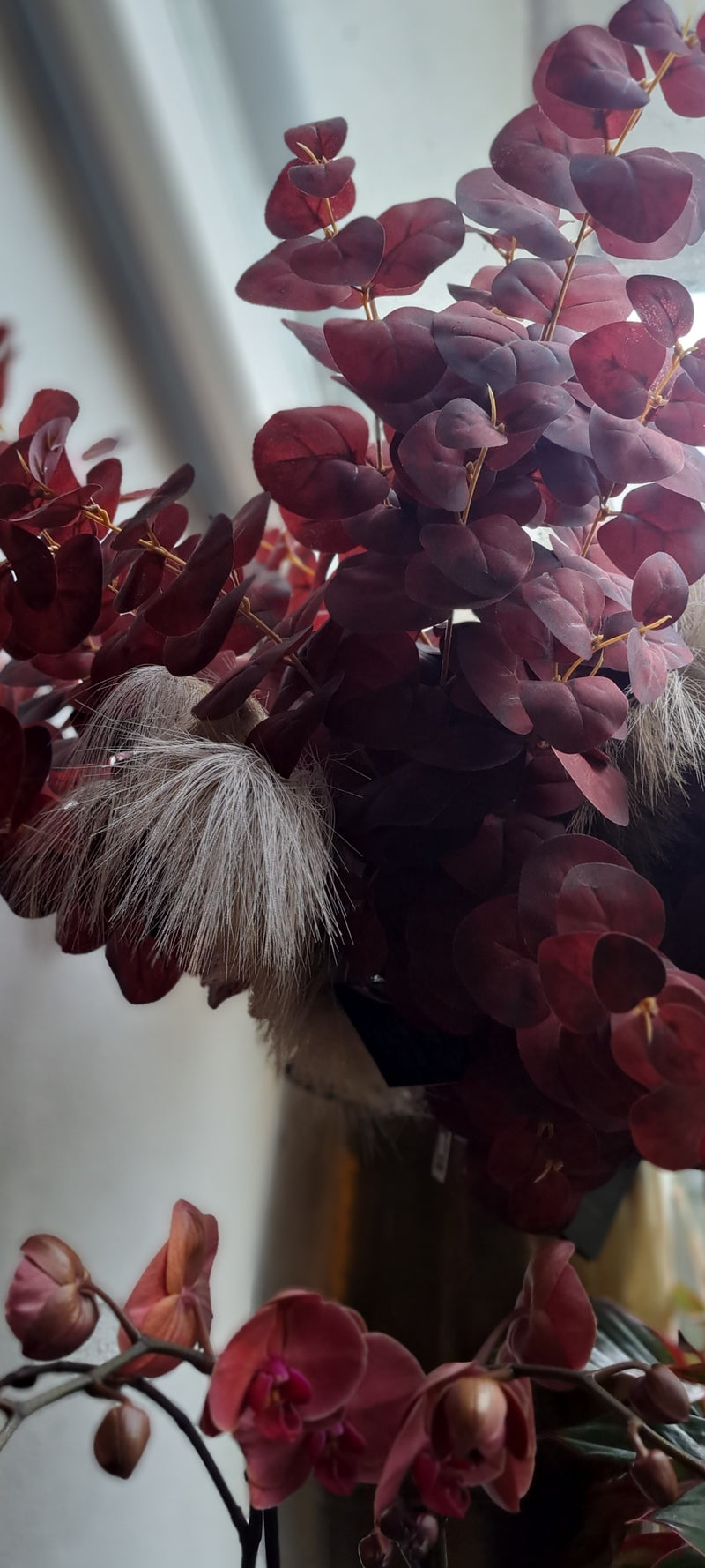 Zijde rode Eucalyptus tak