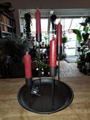 Kaarsenplateau in zwart metaal